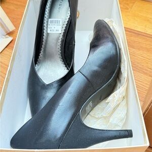 FIONI Elegant Black Heels size 9 BNIB
